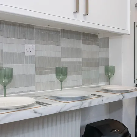 Charming 4-bed In Hotel Manchester