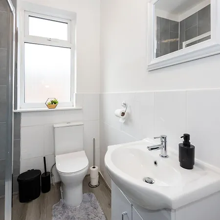 Charming 4-bed In