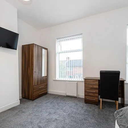 Charming 4-bed In Hotel Manchester