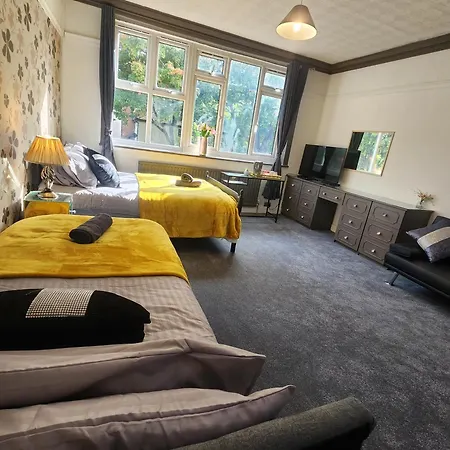 Luxury Free Wifi Old Trafford 民宿 *