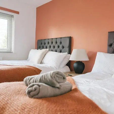 3br House By Mystayuk Short Lets & Serviced With Free Wifi & Free Parking