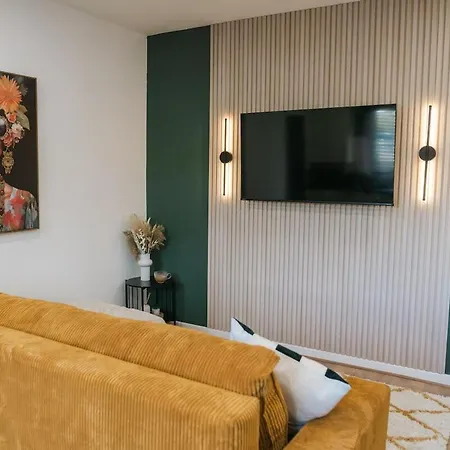 3br House By Mystayuk Short Lets & Serviced With Free Wifi & Free Parking マンチェスター