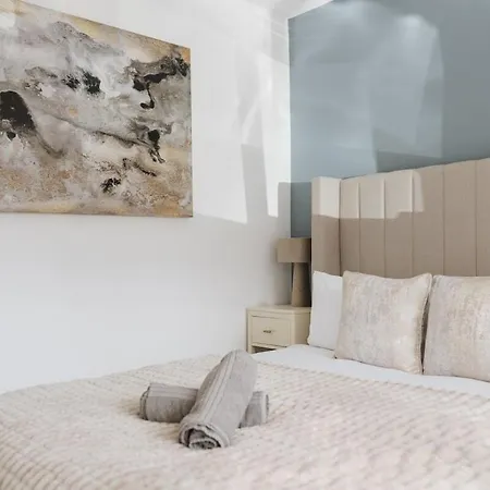 3br House By Mystayuk Short Lets & Serviced With Free Wifi & Free Parking Prázdninový dům