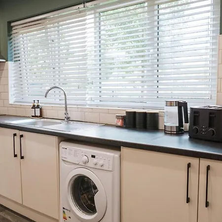 3br House By Mystayuk Short Lets & Serviced With Free Wifi & Free Parking 別荘 *