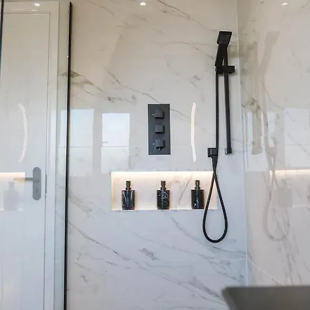 別荘 3br House By Mystayuk Short Lets & Serviced With Free Wifi & Free Parking