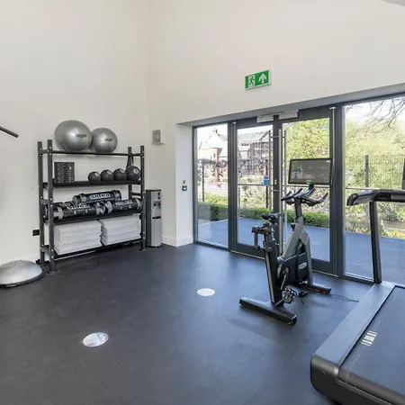 Riverside House By Utdm アパート