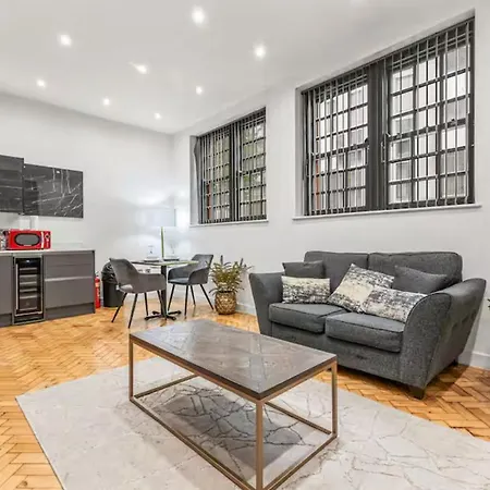 Beautiful Newly Built Flat - Walk To Centre - Pass The Keys Appartement *