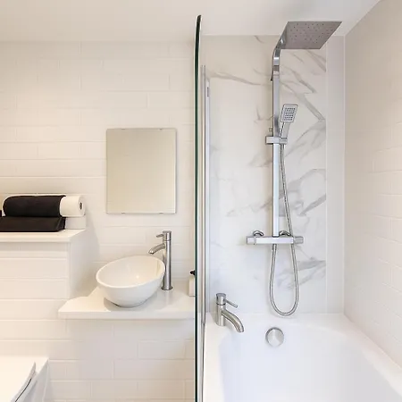 Modern Duplex Centre * Manchester