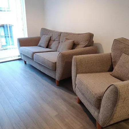 Bee Halo - Work N Relax 500Mbps Wifi, Netflix, City Centre, Paid Private Parking , Balcony And Memory Foam Beds Appartement