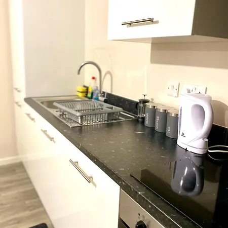 Cozy Two Bed With Juliet Balcony And Free Secure Parking * Μάντσεστερ