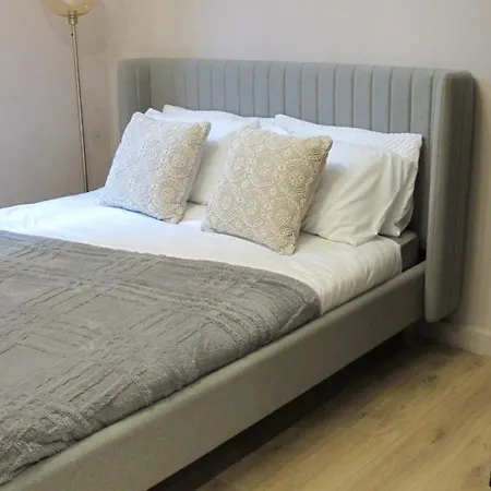 Hidden Gem Of Center 맨체스터