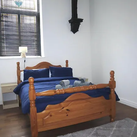 The Church T مانشستر