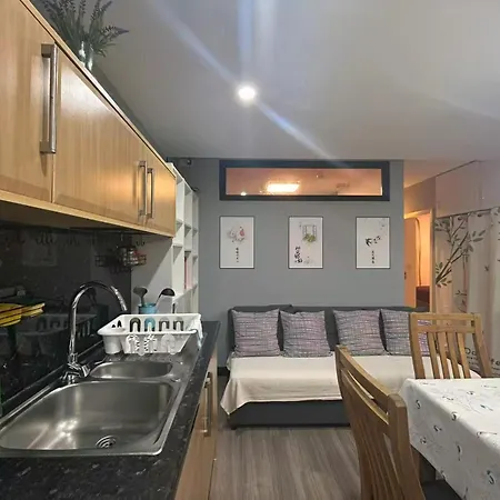 Cosy 2-bed Free Parking, Near Etihad & Centre Daire