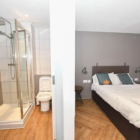 Lovely 3bed Flat In W Security *