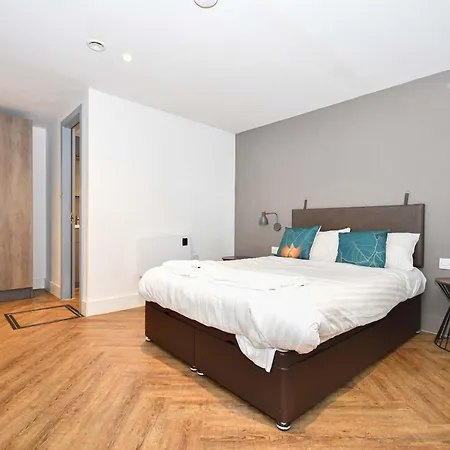 Lovely 3bed Flat In W Security Apartament Manchester