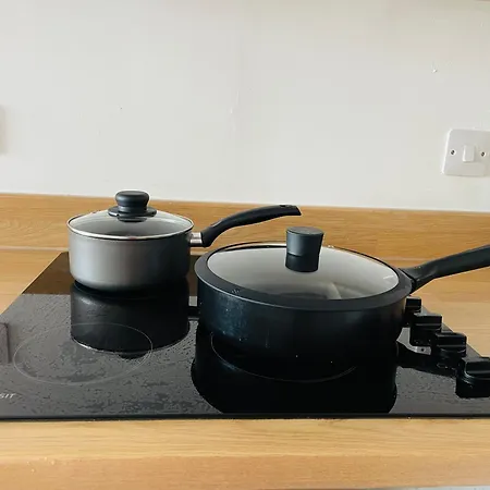 Modern & Cosy With Balcony, Near Media Centre & Old Trafford Stadium Apartamento