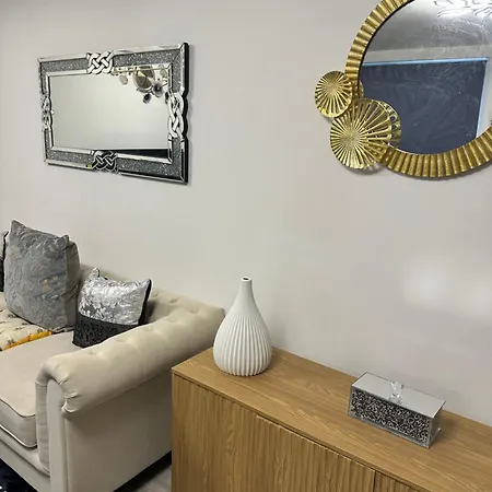 Lägenhet Mega3 Luxury 2-bedroom,2-baths With Free Car Park *