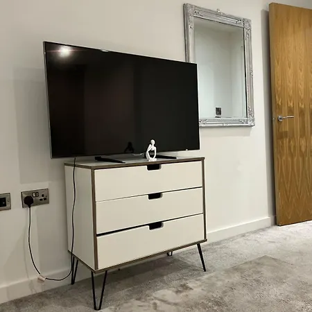 Stylish 2-bed By Cente מנצ'סטר