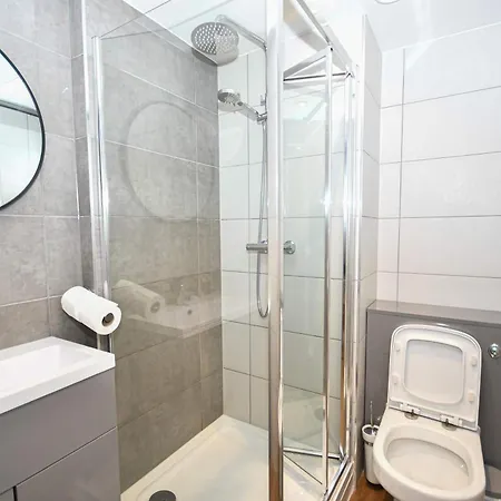 Lovely 3bed Flat In W Security Apartman Manchester