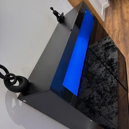 Stylish 2-bed By Cente Appartamento