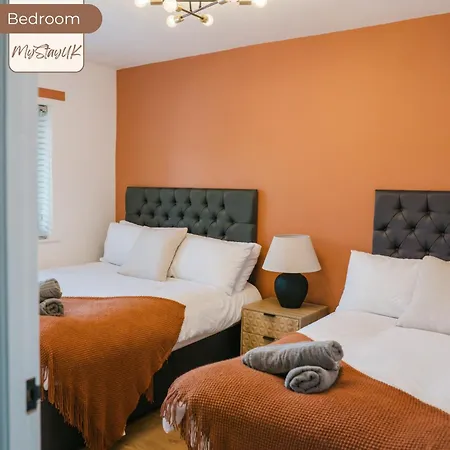 3br House By Mystayuk Short Lets & Serviced With Free Parking & Contractor * Manchester