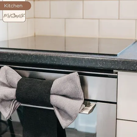 Spacious 3Br House By Mystayuk Short Lets & Serviced Accommodation Manchester Perfect For Contractors With Free Wifi & Free Parking Casa vacanze