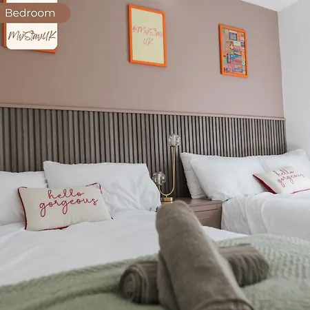 3br House By Mystayuk Short Lets & Serviced With Free Wifi & Free Parking Prázdninový dům *