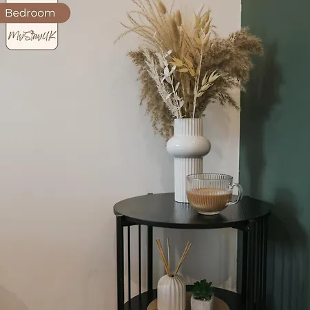 3br House By Mystayuk Short Lets & Serviced With Free Wifi & Free Parking 別荘 *