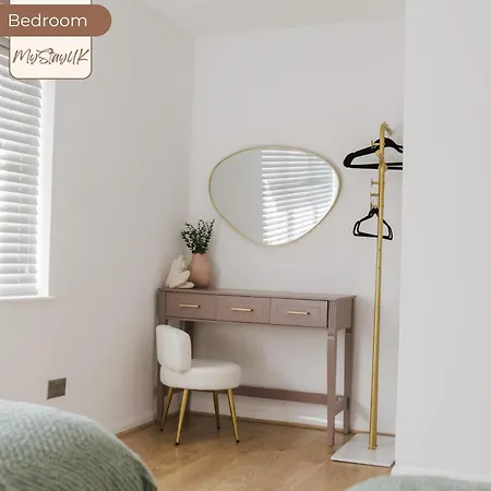 別荘 3br House By Mystayuk Short Lets & Serviced With Free Wifi & Free Parking *