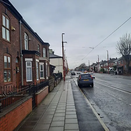 Stunning 3-bed House In Manchester *