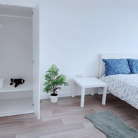 Πανσιόν Modern House