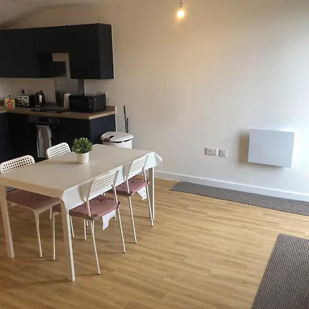 Modern House Πανσιόν