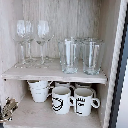 Modern House בית הארחה *