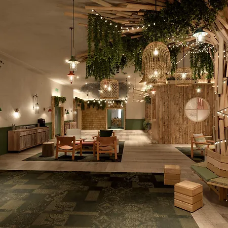 Treehouse 4* Μάντσεστερ