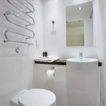 Dunham Halls Met 호텔 *