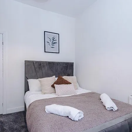 Oldtrafford - Sleeps 6 - Free Parking - Free Wifi Σπίτι διακοπών