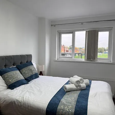 Spacious 4br Near Old Trafford Sleeps 7! Дом отдыха