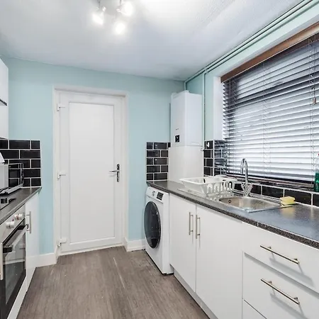 Vakantiehuis Spacious 3br - Pool Table - Games - Sleeps 9