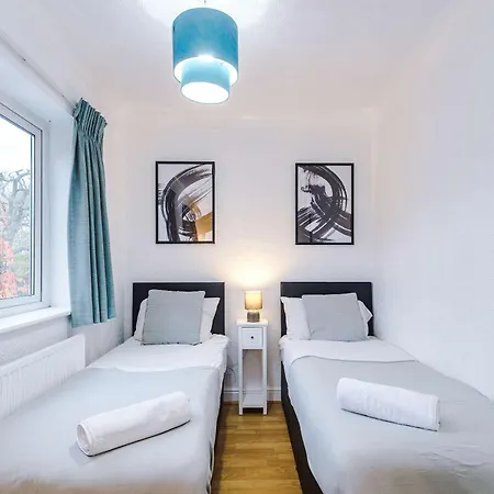 Luxury 5br Near Airport Wifi * 曼彻斯特