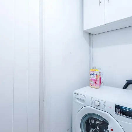 Holiday home 4-bed House Near Centre *