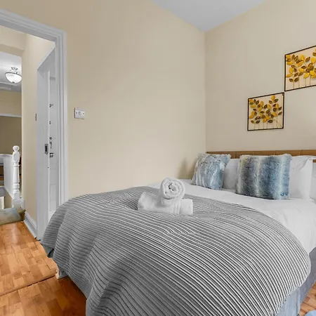 Seymour Escape Spacious 4br For 8