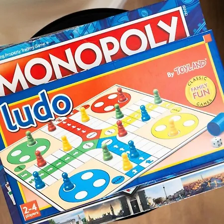 Vakantiehuis Spacious 3br - Pool Table - Games - Sleeps 9