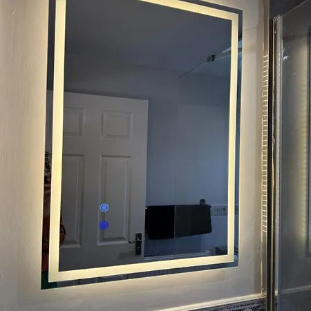 Сasa de vacaciones Stunning House In Chorlton