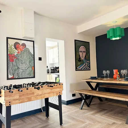 Family & Pet-friendly 5pp, Parking, 20 Min To Manchester