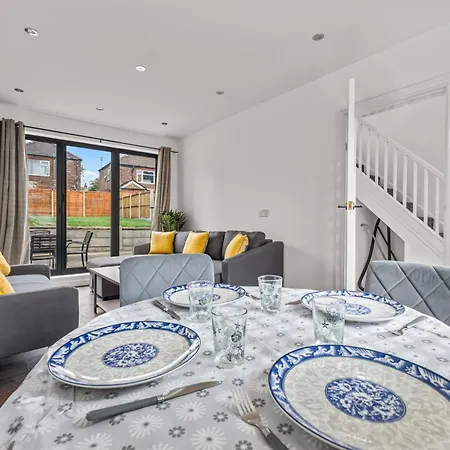 3 Bedroom House 4 Beds Free Parking 2sd Prázdninový dům