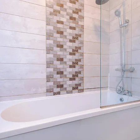 Holiday home 4-bed House Near Centre *