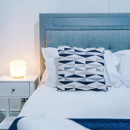 別荘 Oldtrafford - Sleeps 6 - Free Parking - Free Wifi マンチェスター