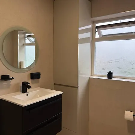 Spacious 4br Near Old Trafford Sleeps 7! Дом отдыха