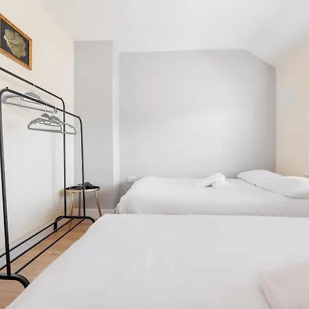 Spacious 3br - Pool Table - Games - Sleeps 9 Σπίτι διακοπών *