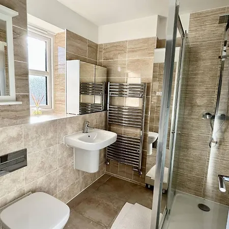Salford Detached House With Ensuite King